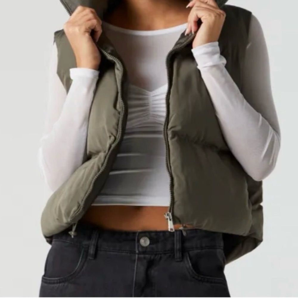 THREAD & SUPPLY Women’s Cropped Quilted Puffer Vest Full Zip Olive Green Large